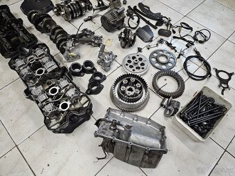 Díly motoru pro Suzuki GSXR 750 Srad gsxr750 - 7