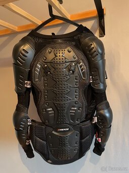 Chránič těla Emenrze EM7 - 7