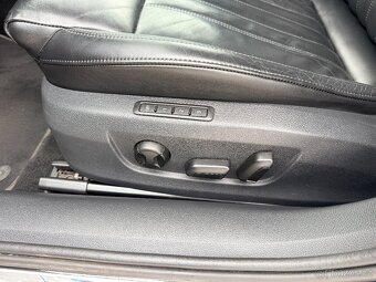 Škoda Superb kombi 8/2018 DGS kůže - 7