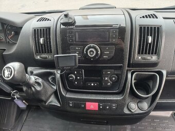 Peugeot Boxer 2.2hdi 96kw 6míst,aut.AC, tažné 2.5t rok 2014 - 7