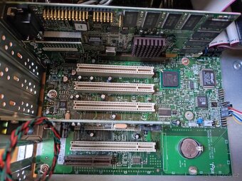 Retro desktop Intel Celeron 766 MHz - 7