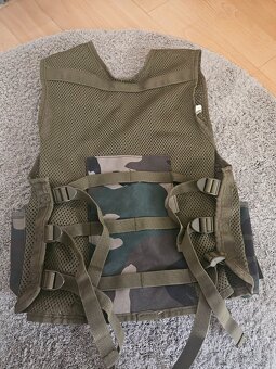 Army komplet - 2x taktická vesta, bunda, helma - 7