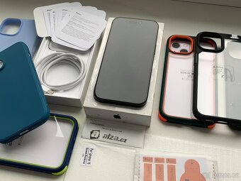 Apple Iphone 15 black 128GB + kupa příslušenství + 2r záruka - 7