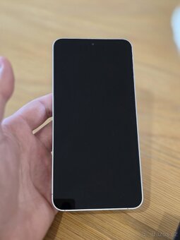 📱 Samsung Galaxy S24 – 256 GB (šedá) - 7