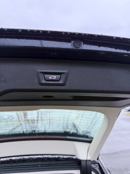 BMW 530e. 215 kW . 140000 km. - 7