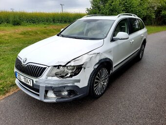 Škoda superb Laurin a Klement 2,0 tdi 125kw r.v 2015 čr - 7