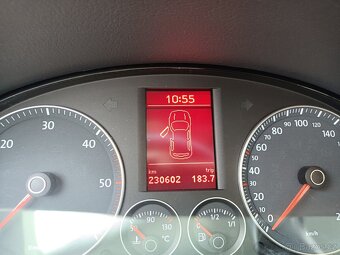 VW Touran 2007 1.9 TDi,7míst,Websto,automatické parkování - 7
