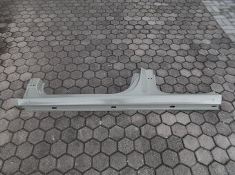ŠKODA SUPERB 3 DVEŘE-PRAH-MLHOVKA-BLATNÍKY-NÁRAZNÍKY - 7