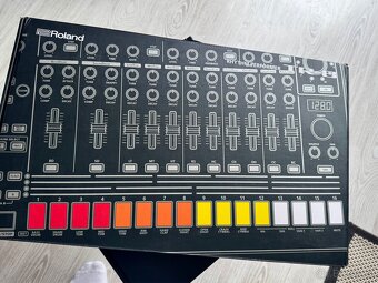 Roland TR-8 (drum machine) - 7