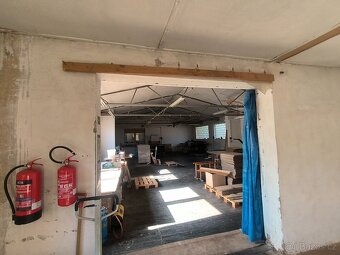Pronájem dílny / skladu – 230 m² (kancelář + šatna) - 7