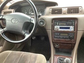 Toyota Camry - 7