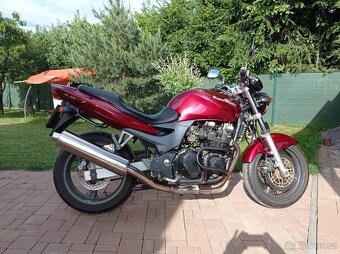 Kawasaki ZR750F - 7