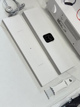 Apple Watch SE 44mm GPS + CELLULAR | Kompletní balení - 7