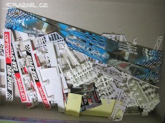 Autodráha CARTRONIC 8023-dva druhy kolejí. v Jihlava - 7