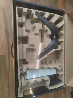 Alienware AW2723DF - 7