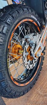 Jedinečná KTM 990 adventure - 7