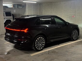 AUDI E-TRON 55 QUATTRO 300kw DPH ZÁRUKA - 7