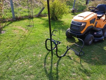 Montážní zvedák na zahradní traktor - 7