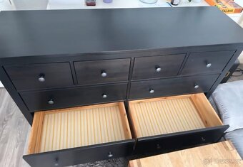 HEMNES KOMODA S OCHRANNÝM SKLEM - 7