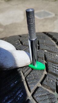Zimní pneu Goodyear Ultragrip Performance 235/45 r18 - 7