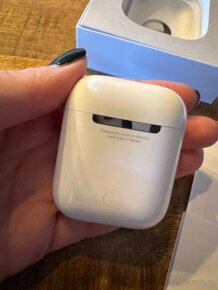 Bezdrátová sluchátka Apple AirPods (2.generace) - 7