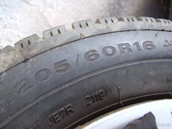 Prodám sadu zimních pneumatik 205/60 R16 Dunlop - 7