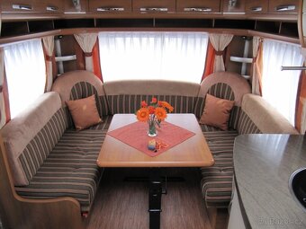 Prodám karavan Hobby 540 ULr.v.2009 + mover ,solar ,stan. - 7
