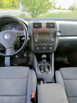 Volkswagen Jetta 2.0 tdi - 7