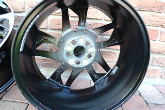 5x114,3 R17 Hliníkové disky Originál Lexus CT - 7