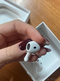 Prodám AirPods 4 (bez aktivního potlačení hluku) - 7