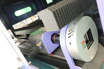 Fiber laser na kov 6kW s kabinou, rotační osou a 2. stolem - 7