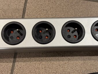 BRENNENSTUHL Super Solid - 8 zásuvek, 2,5 m TOP STAV - 7