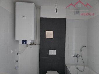 Pronájem bytu 2+kk, rekonstrukce, 50 m2, Žižkovo náměstí - A - 7