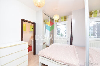 Nový, cihlový byt 3+kk s balkónem a venkovním parkovacím stá - 7