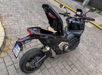 Prodám Hondu X-ADV 750 DCT (2024) – TOP stav-odpočet DPH - 7