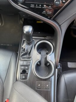 Toyota Camry Executive Hybrid - 7