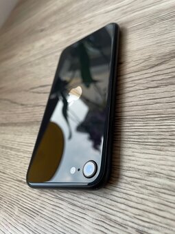 iPhone SE 2020 - 7