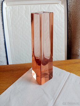 Krásná broušená růžovo-oranžová vázička - 7
