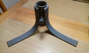 Kovaný stojánek na vánoční stromek - 7