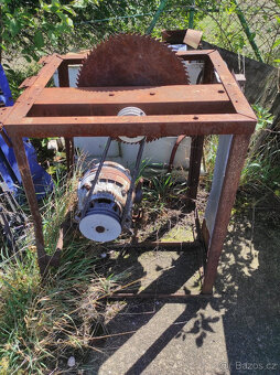 Zěmědělska technika vice stroju - 7