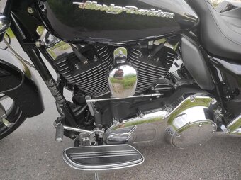HARLEY DAVIDSON FLHX Street Glide - 7
