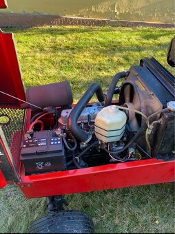 Zahradní traktor TORO Diesel Groundsmaster 220-D - 7