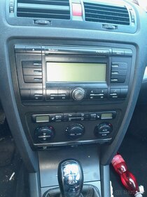 Škoda Octavia 2 1.9TDi 77.KW r.v. 2007, motor BLS - díly - 7