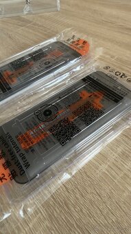 Prodám ochranné sklo a kryty na iPhone 16 pro max - 7