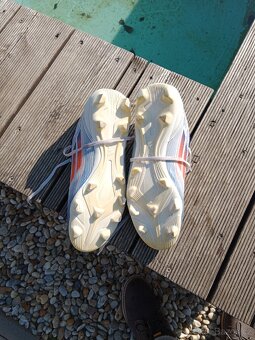 Prodám kopačky Černé= Nike Phantom Bílo modré= Nike F50 - 7