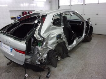 Volvo XC60 2,0 D4D-140kW - 7