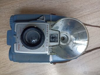 Retro fotoaparát Kodak Brownie Flash 20 (USA, 50.–60. léta) - 7
