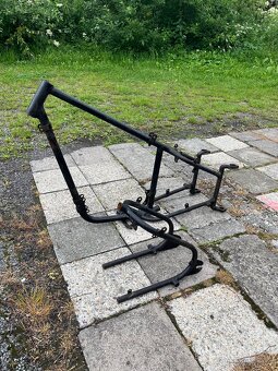 Rám motocyklu CZ 125 T B - dobová úprava - 7