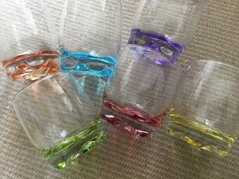 misa pevne sklo, ruzne sklenice - 7