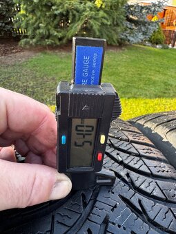 Plecháče z Golfa roztec 5x112 + R15 Michelin Alpin - 7